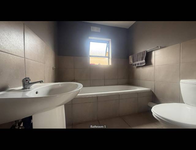 2 BEDROOM TOWNHOUSE FOR SALE IN ALBERTSDAL